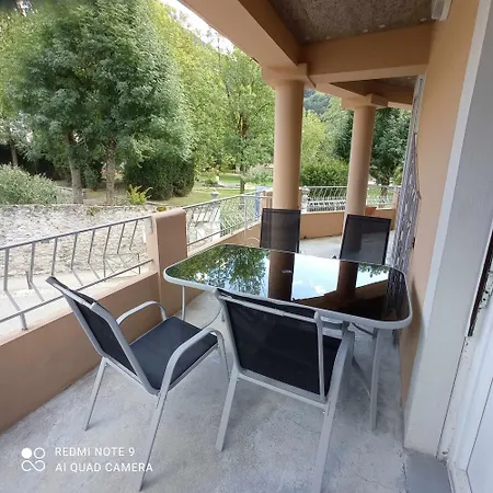 Apartment Evasion A Luz